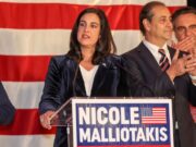 Ενδιάμεσες εκλογές: Οι ομογενείς που ανανεώνουν τη θητεία τους