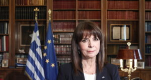 President Sakellaropoulou sends holiday wishes to the Hellenes abroad