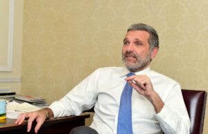 Αποχαιρέτησε τη Νέα Υόρκη ο Ντίνος Κωνσταντίνου