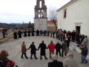 Κέρκυρα: “Δόξα να…”, ο χορός των γερόντων, με πρώτο χορευτή ιερέα