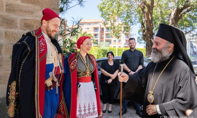 Κρήτες χοροδιδάσκαλοι και οργανοπαίχτες στον Αρχιεπίσκοπο Αυστραλίας