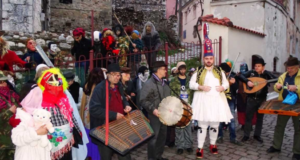 Σάτιρα και τραγούδι στο καρναβάλι της Αγιάσου