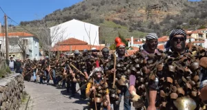 H Αποκριά των κουδουνιών στο Μεσότοπο της δυτικής Λέσβου