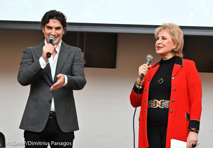 H Oμογένεια της Νέας Υόρκης υποδέχθηκε το Maestro του Χριστόφορου Παπακαλιάτη