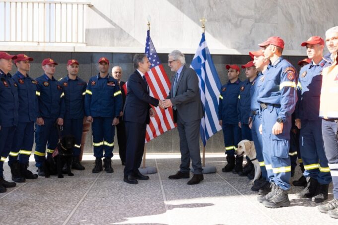 Oι ΗΠΑ στέκονται στο πλευρό της Ελλάδας και επαινούν το έργο των διασωστών