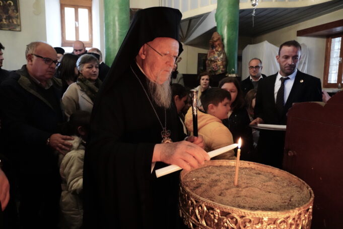 Πατριαρχικό τρισάγιο για τον Αρχιεπίσκοπο Ιάκωβο και τον Νίκο Μαγγίνα