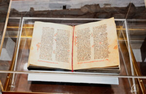 Precious Manuscripts Return to their Rightful Owners