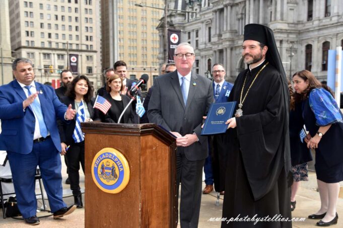 Στη μνήμη του π. Δημητρίου Κατερλή η τελετή έπαρσης της Ελληνικής Σημαίας στη Φιλαδέλφεια