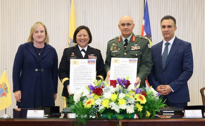 Tελετή υπογραφής του προγράμματος SPP μεταξύ της ΕΦ και της Εθνοφρουράς του New Jersey