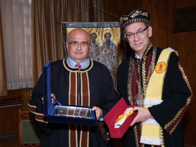 Επίτιμος διδάκτορας του Πανεπιστημίου Πατρών ο Άλμπερτ Μπουρλά