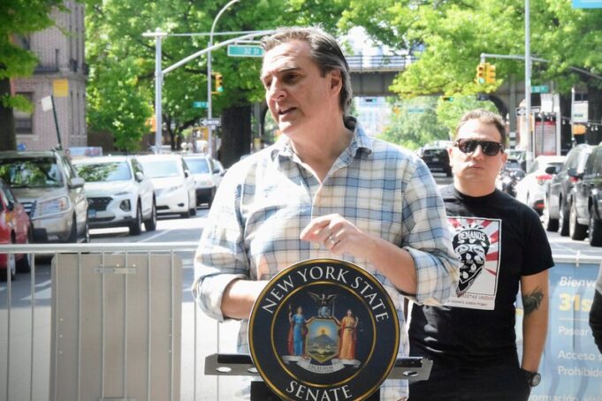 Senate Deputy Leader Michael Gianaris Joins 31st Ave Open Street, Rallies For Street Safety