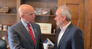 Συνέντευξη με τον Jirayr Sefilian: Ο Ηγέτης του Εθνικού Δημοκρατικού Συνασπισμού Θέλει να Στρίψει το Τιμόνι της Αρμενίας Ανάποδα