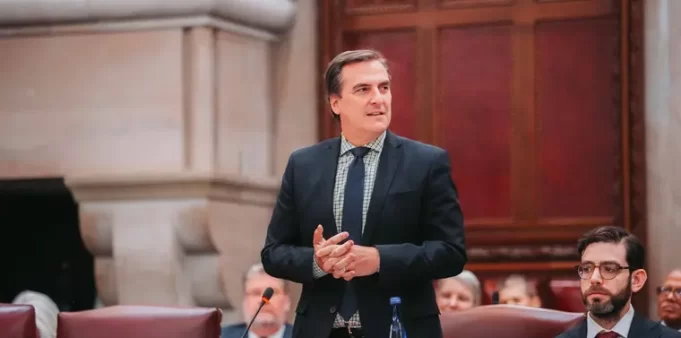 Reyes, Gianaris Announce “Early Vote by Mail Act” Passes NYS Assembly