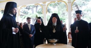 Οικουμενικός Πατριάρχης: “Οι κοινωνίες μας κρίνονται από το πώς βλέπουν την παιδική ηλικία, από το τι πράττουν για την προστασία, την πρόοδο, τη ζωή και το μέλλον των παιδιών”