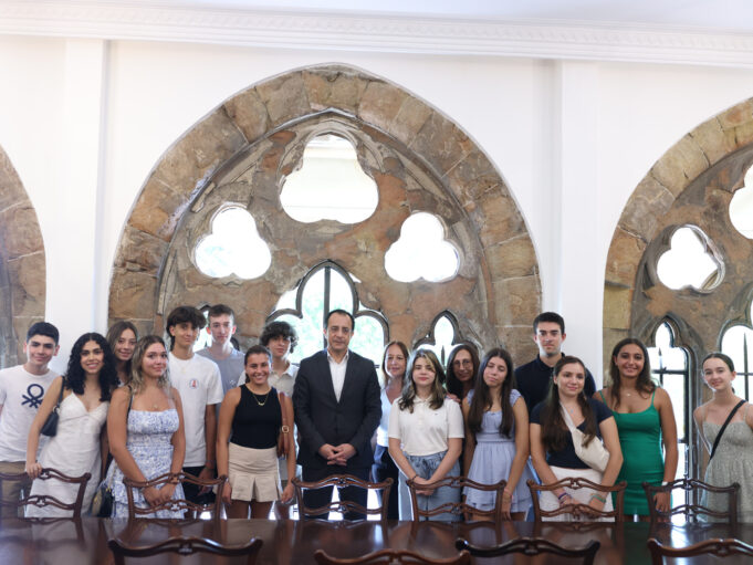 Ο ΠτΔ δέχθηκε παιδιά της ομογένειας στις ΗΠΑ και στον Καναδά