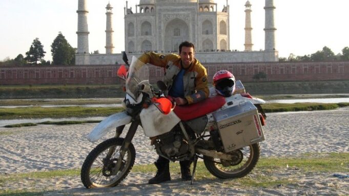 Mετά από την Ασία και την Αφρική, ο Ηλίας Βροχίδης με τη σύντροφό του θα εξερευνήσουν την Αμερική