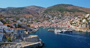 Η Daily Telegraph «ψηφίζει» Ελλάδα για το 2023