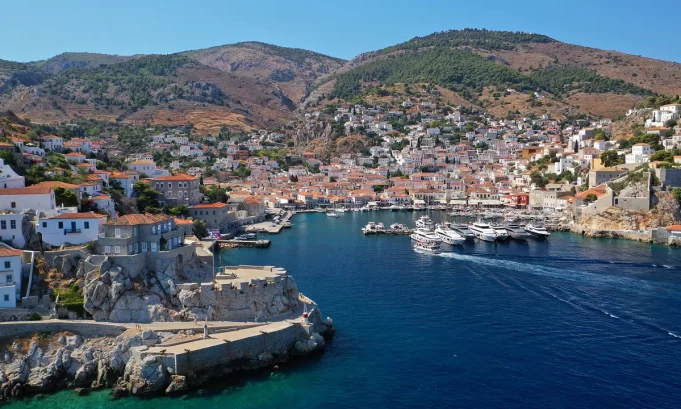 Η Daily Telegraph «ψηφίζει» Ελλάδα για το 2023