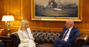 Με την Πρόεδρο της Βουλής της Κύπρου συναντήθηκε ο Ν. Δένδιας