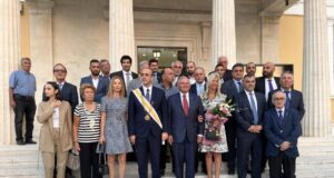 Επίτιμος Δημότης της Πάφου ανακηρύχθηκε ο Ρόμπερτ Μενέντεζ