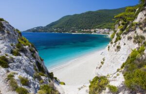 Η Σκόπελος στους κορυφαίους προορισμούς του κόσμου για «slow travel»