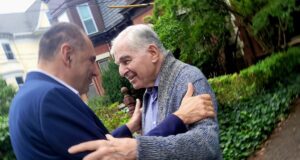 Στη Βοστώνη ο Γεραπετρίτης για εκδήλωση του Χάρβαρντ – Συναντήθηκε με τον Μάικλ Δουκάκη