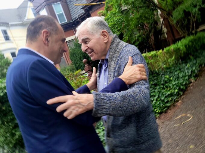 Στη Βοστώνη ο Γεραπετρίτης για εκδήλωση του Χάρβαρντ – Συναντήθηκε με τον Μάικλ Δουκάκη