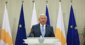 “Συκοφαντική εκστρατεία” σε βάρος του καταγγέλλει ο γερουσιαστής Μενέντεζ – Στις 27 Σεπτεμβρίου θα εμφανιστεί σε ομοσπονδιακό δικαστήριο