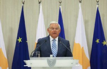 “Συκοφαντική εκστρατεία” σε βάρος του καταγγέλλει ο γερουσιαστής Μενέντεζ – Στις 27 Σεπτεμβρίου θα εμφανιστεί σε ομοσπονδιακό δικαστήριο