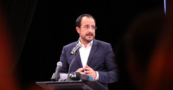 Το Queens College τίμησε τον Πρόεδρο Χριστοδουλίδη με το Προεδρικό Μετάλλιο