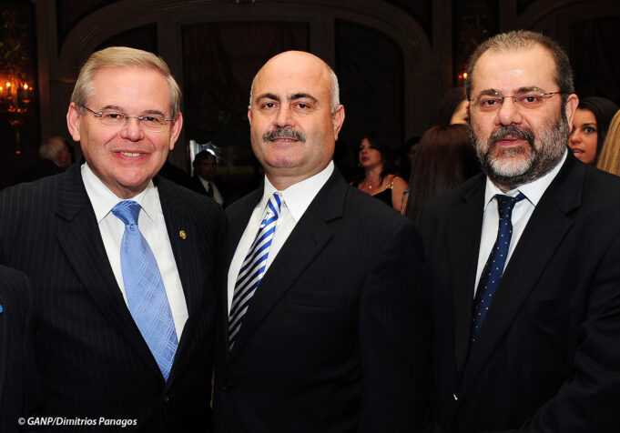 Το δάκρυ του γερουσιαστή Μενέντεζ για την Κύπρο: Η ιστορία που αφηγήθηκε για την πρώτη φορά που επισκέφθηκε τα κατεχόμενα μαζί με τον φίλο του, Τάσο Ζαμπά