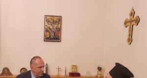 Συνάντηση ΥΠΕΞ Γ. Γεραπετρίτη με τον Αρχιεπίσκοπο Αλβανίας