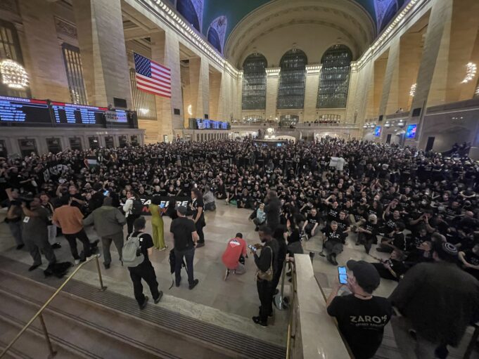 Εβραίοι διαδηλωτές απέκλεισαν τον σταθμό Grand Central για τη Γάζα