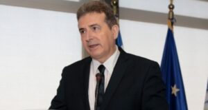 Πρόσκληση Χρυσοχοϊδη στους Ελληνες επιστήμονες του εξωτερικού να συμβάλλουν στην οικοδόμηση ενός νέου συστήματος υγείας στην Ελλάδα