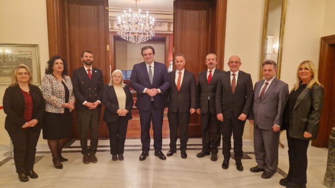 Στα Σχολεία της Ομογένειας στην Κωνσταντινούπολη ο Κυρ. Πιερρακάκης