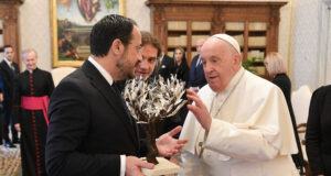 Christodoulides meets with Pope Francis