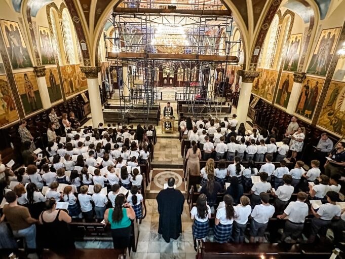 Με αγιασμό ξεκινούν τα μαθήματα