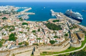 ΤτΕ: Περισσότεροι από 30 εκατ. τουρίστες στην Ελλάδα το 10μηνο Ιανουαρίου-Οκτωβρίου