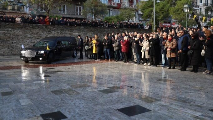 Η Θεσσαλονίκη αποχαιρέτησε τον Βασίλη Καρρά
