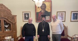 Δωρεά 50 χιλιάδων από τον Σύλλογο Καστοριέων για τα συσσίτια της Μητρόπολης