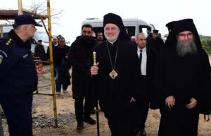 Ο Aρχιεπίσκοπος Ελπιδοφόρος στη Mονή Φιλοθέου