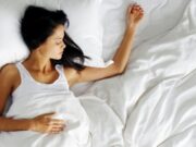 Η έλλειψη ύπνου μάς κάνει περισσότερο αγχωμένους και λιγότερο χαρούμενους