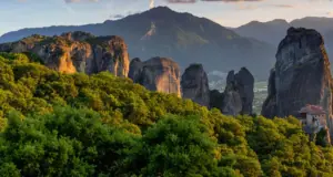 Ο θρησκευτικός τουρισμός στη Θεσσαλία – Χαρακτηριστικά επισκεπτών στα Μετέωρα