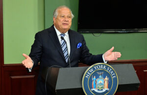 Να τερματίσει την τουρκική κατοχή καλεί την κυβέρνηση Μπάιντεν ο Φίλιπ Κρίστοφερ