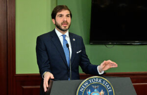 Lawmakers Behind Strictest US AI Laws Urge Tech Companies to Slow Down