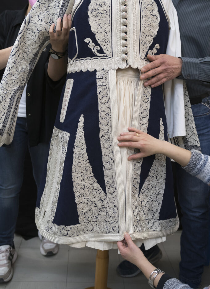 Αριστείδης Τζονευράκης: Η φουστανέλα με τα τρία γιλέκα, η πιο αντιπροσωπευτική ενδυμασία για την 25η Μαρτίου