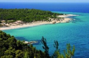 Η Ελλάδα δεύτερη σε Γαλάζιες Σημαίες -μεταξύ 52 χωρών- στον κόσμο