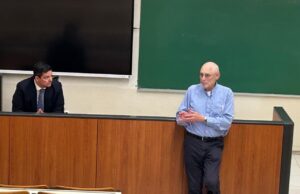 Εντονο ανταγωνισμό μεταξύ ΗΠΑ – Κίνας αλλά όχι πόλεμο, “βλέπει” για το μέλλον ο καθηγητής του Columbia, Andy Nathan