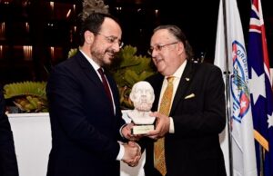 Με το Βραβείο «Σωκράτης» της ΑΗΕΡΑ τιμήθηκε ο Νίκος Χριστοδουλίδης