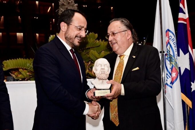 Με το Βραβείο «Σωκράτης» της ΑΗΕΡΑ τιμήθηκε ο Νίκος Χριστοδουλίδης